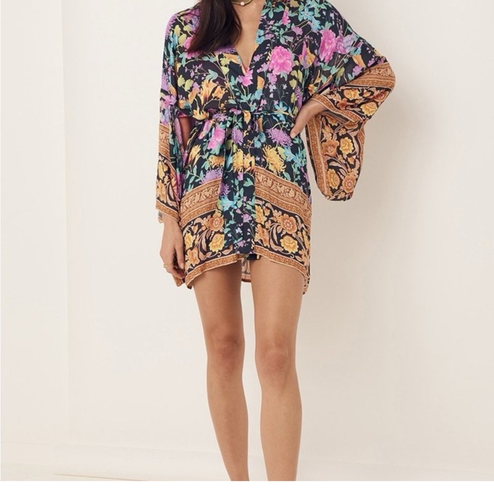 🌸Spell🌸Butterfly Short  Kimono M/L - Picture 3 of 11